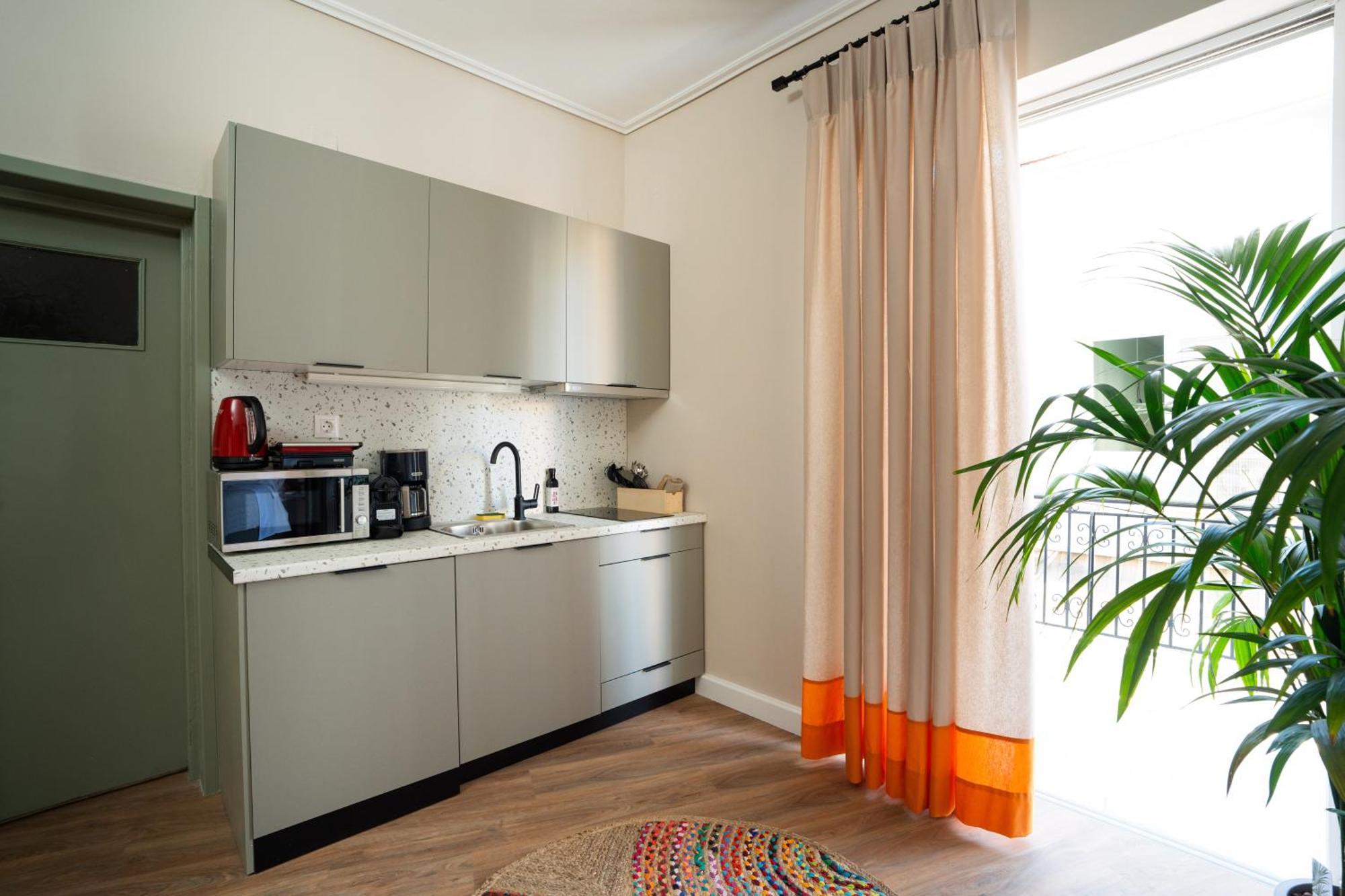 Nyx Guesthouse ตรีโปลิส ภายนอก รูปภาพ