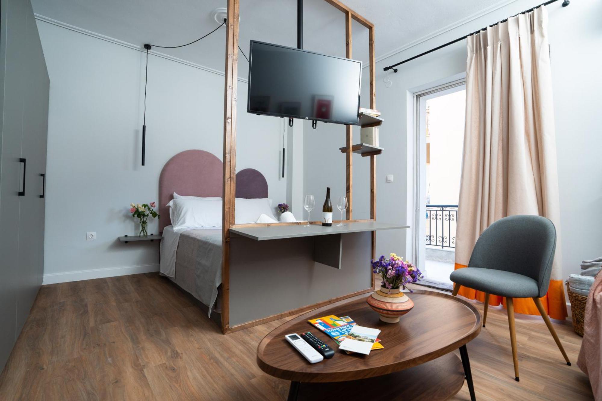 Nyx Guesthouse ตรีโปลิส ภายนอก รูปภาพ
