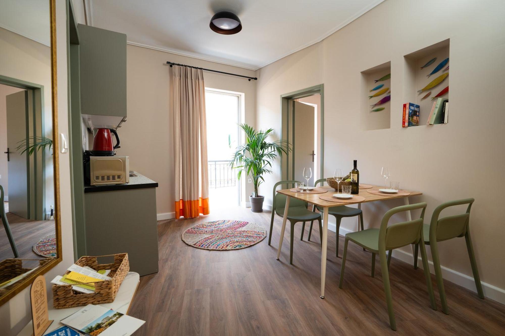 Nyx Guesthouse ตรีโปลิส ภายนอก รูปภาพ