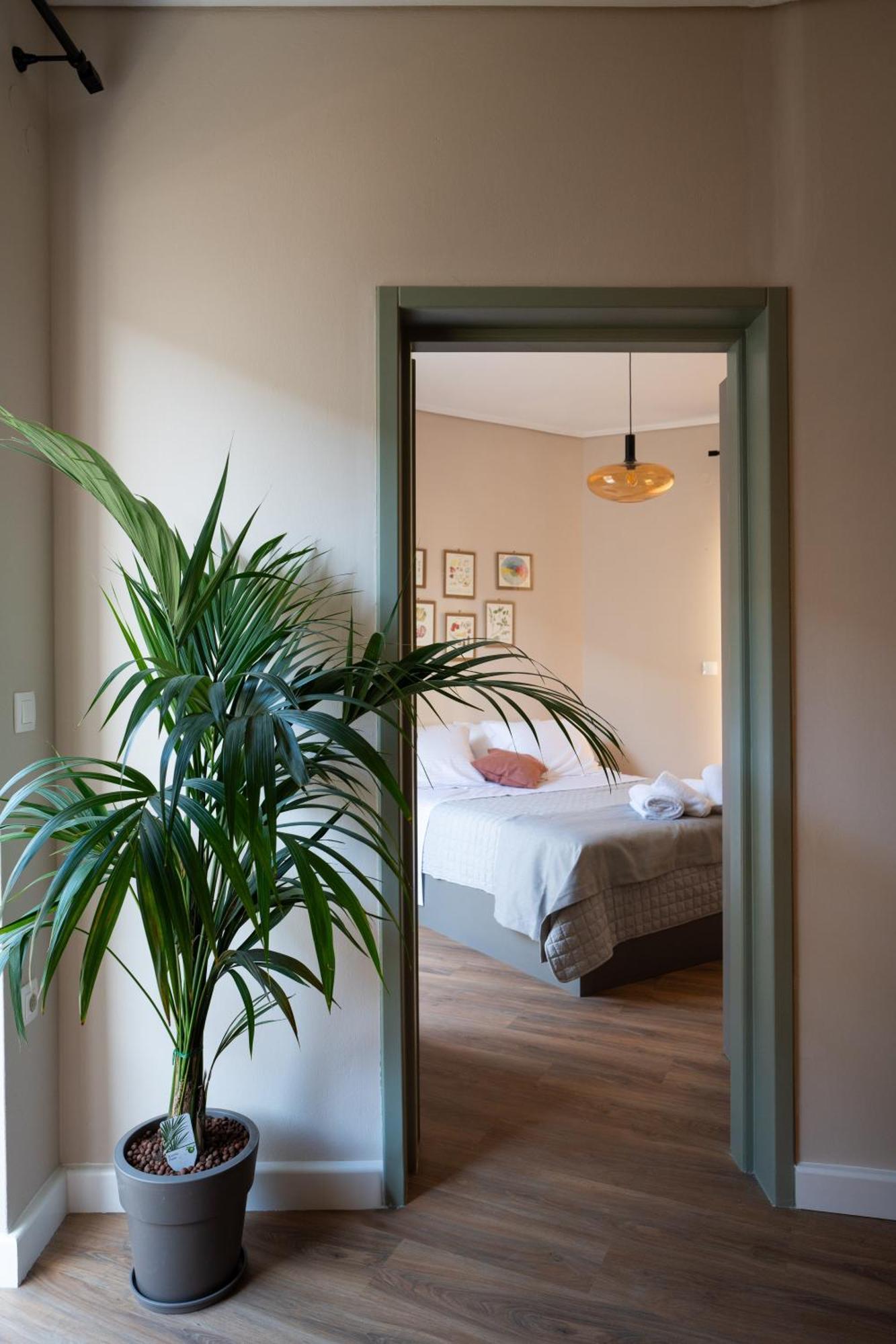 Nyx Guesthouse ตรีโปลิส ภายนอก รูปภาพ