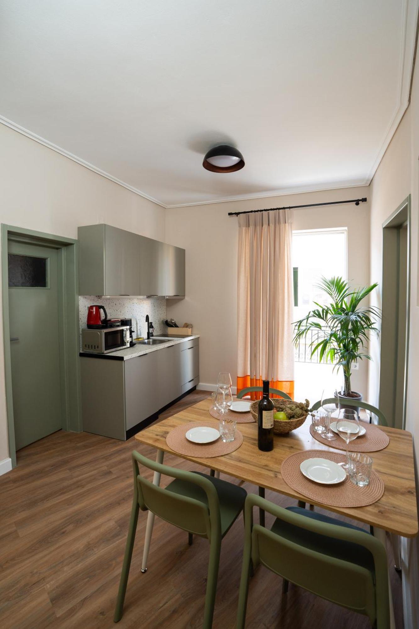 Nyx Guesthouse ตรีโปลิส ภายนอก รูปภาพ