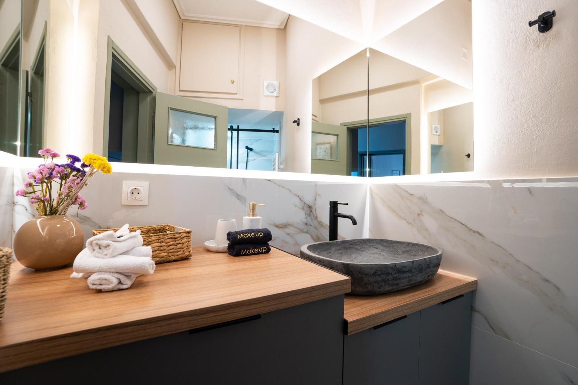Nyx Guesthouse ตรีโปลิส ภายนอก รูปภาพ