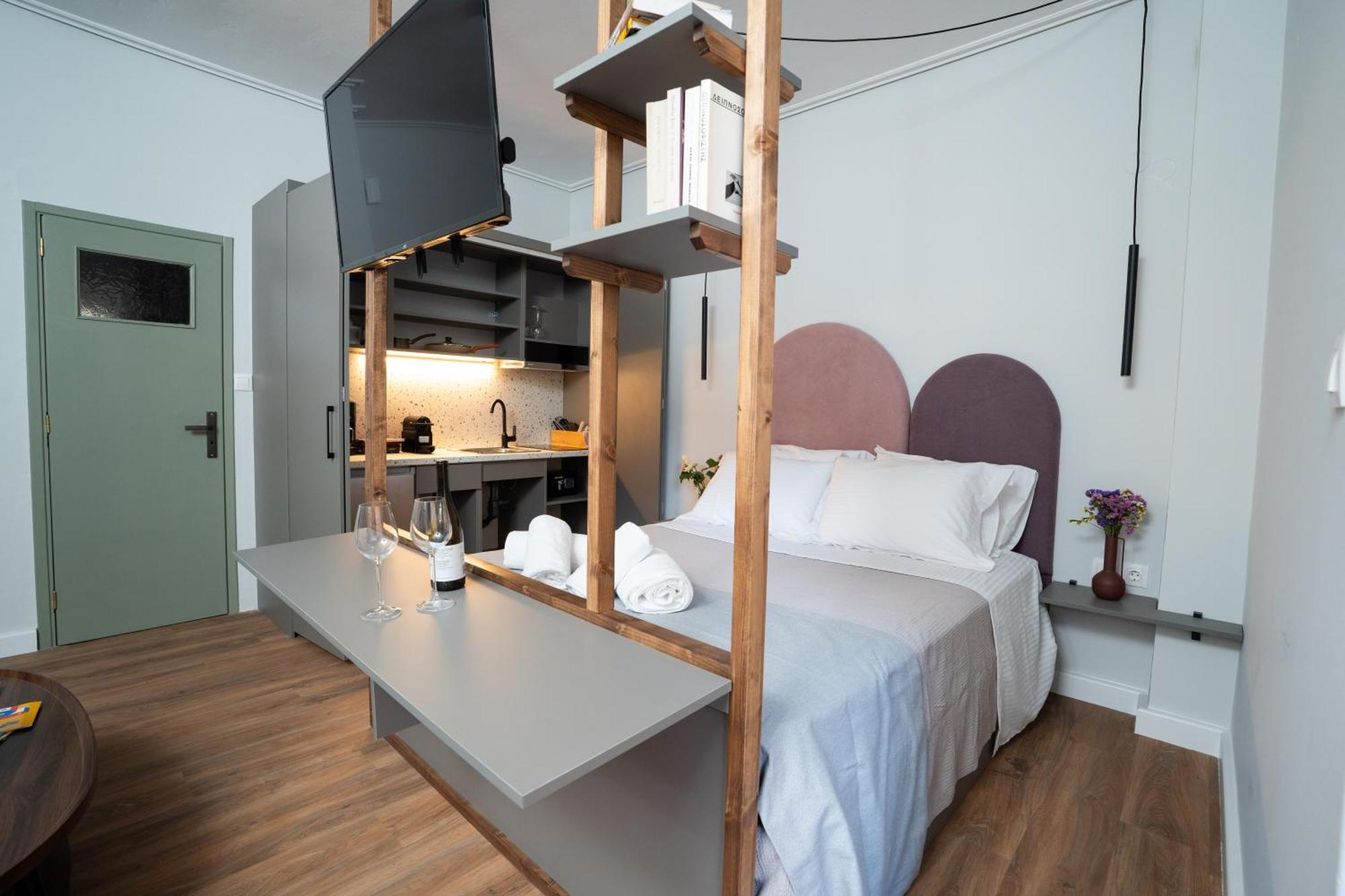Nyx Guesthouse ตรีโปลิส ภายนอก รูปภาพ